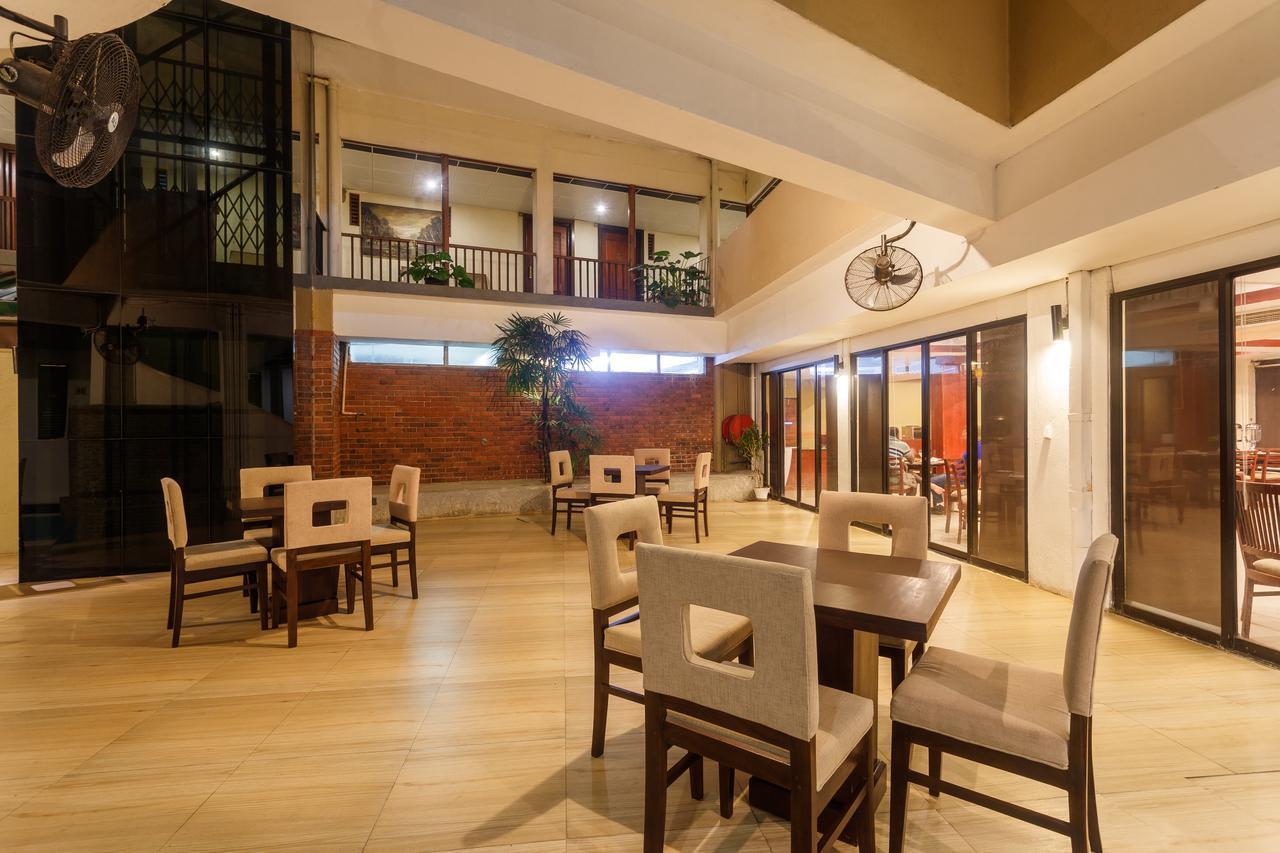 Hotel Janaki Colombo Exterior foto