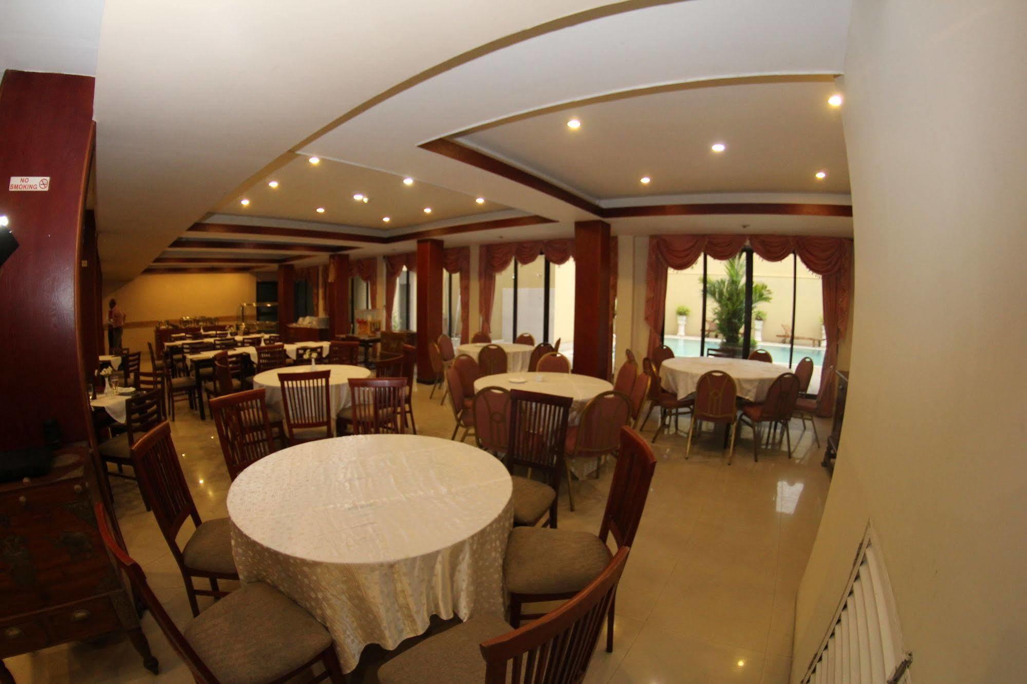 Hotel Janaki Colombo Exterior foto